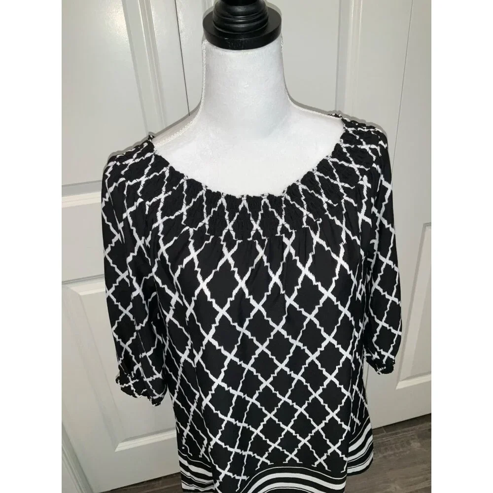 Chico's Black & White Blouse 3/4 sleeve Women's size 0 Small (4) Off Shoulder - Picture 4 of 7